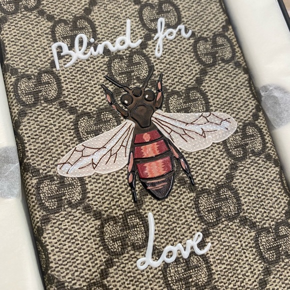 Gucci Blind for Love GG MONOGRAM bumblebee Bee IPhone case cover - Picture 6 of 12